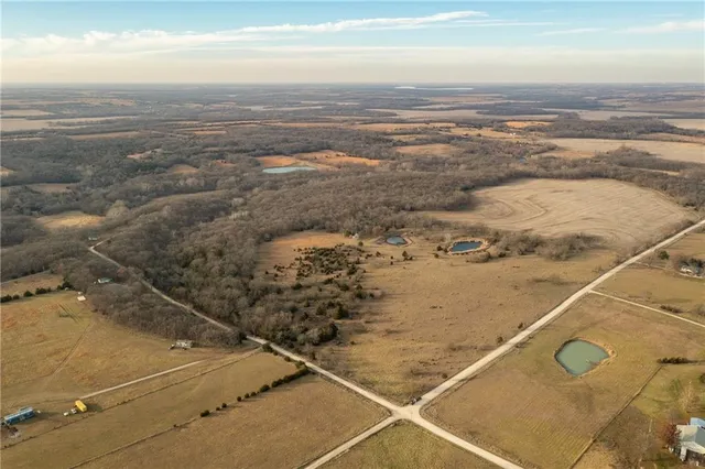 $324,700 | 2530 Arkansas Terrace, Quenemo, KS 66528