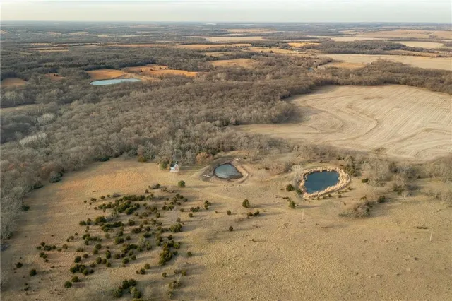 $324,700 | 2530 Arkansas Terrace, Quenemo, KS 66528