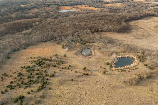 $324,700 | 2530 Arkansas Terrace, Quenemo, KS 66528