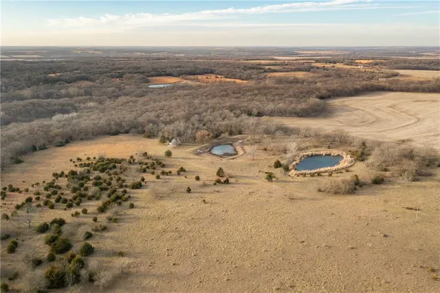 $324,700 | 2530 Arkansas Terrace, Quenemo, KS 66528