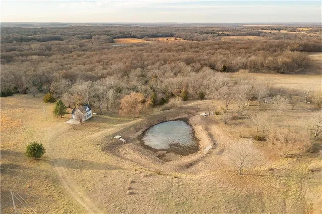 $324,700 | 2530 Arkansas Terrace, Quenemo, KS 66528