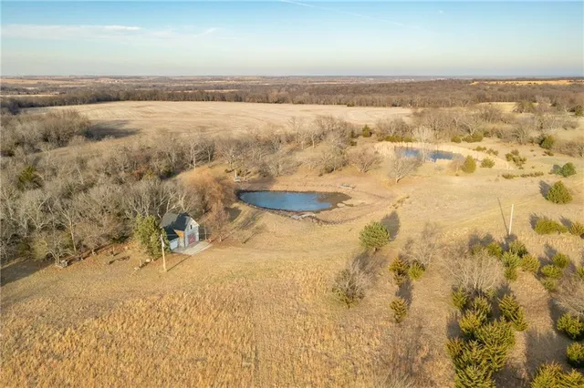 $324,700 | 2530 Arkansas Terrace, Quenemo, KS 66528