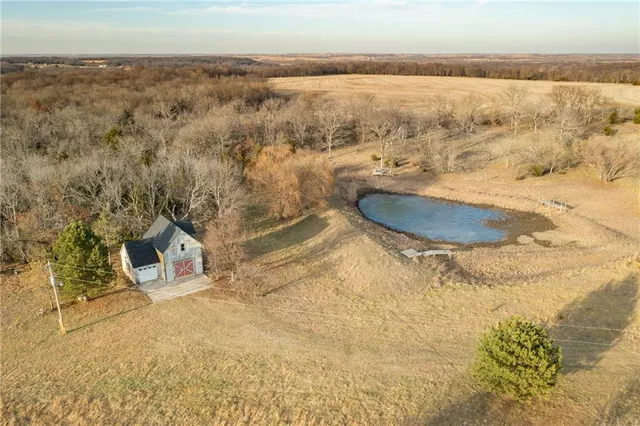 $324,700 | 2530 Arkansas Terrace, Quenemo, KS 66528