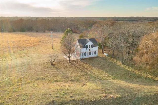 $324,700 | 2530 Arkansas Terrace, Quenemo, KS 66528