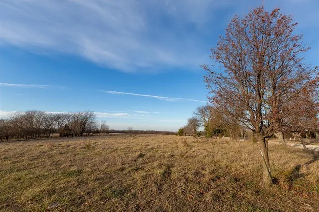 $324,700 | 2530 Arkansas Terrace, Quenemo, KS 66528