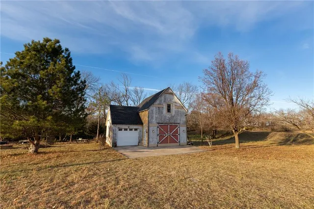 $324,700 | 2530 Arkansas Terrace, Quenemo, KS 66528