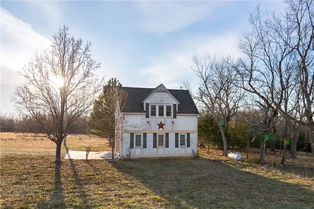 $324,700 | 2530 Arkansas Terrace, Quenemo, KS 66528