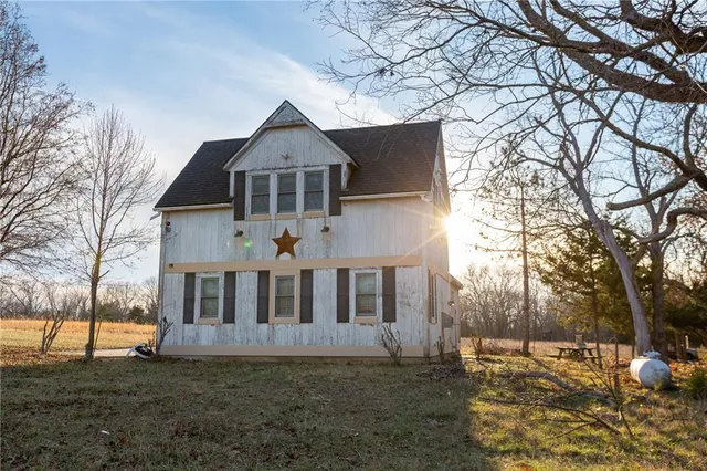 $324,700 | 2530 Arkansas Terrace, Quenemo, KS 66528