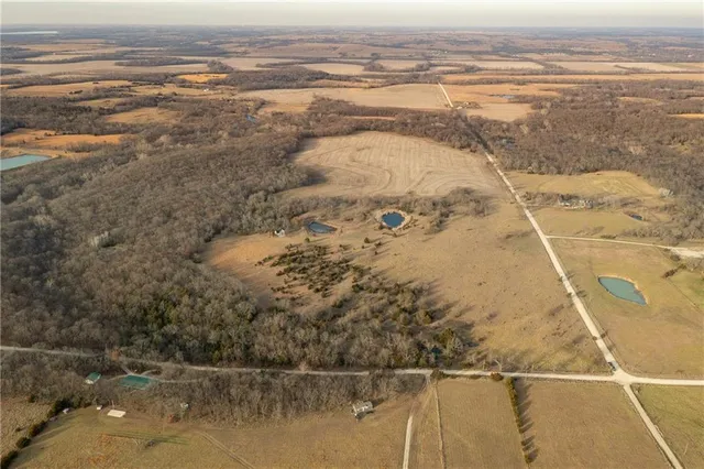 $324,700 | 2530 Arkansas Terrace, Quenemo, KS 66528