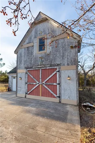 $324,700 | 2530 Arkansas Terrace, Quenemo, KS 66528