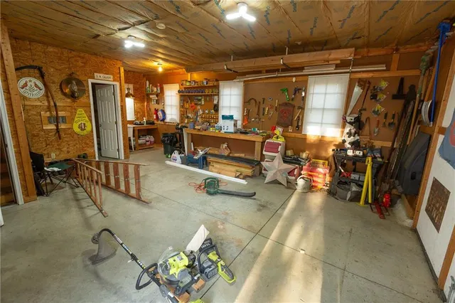 $324,700 | 2530 Arkansas Terrace, Quenemo, KS 66528