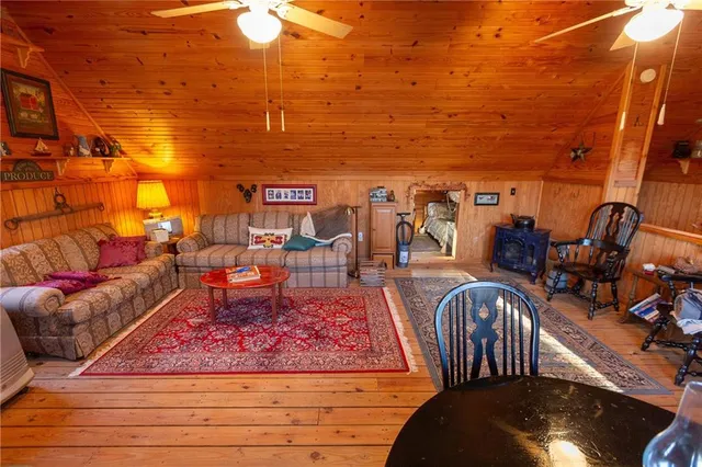 $324,700 | 2530 Arkansas Terrace, Quenemo, KS 66528