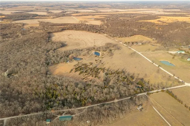 $324,700 | 2530 Arkansas Terrace, Quenemo, KS 66528