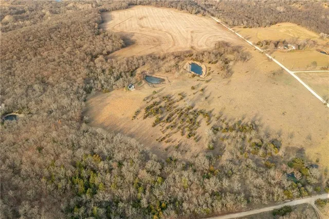 $324,700 | 2530 Arkansas Terrace, Quenemo, KS 66528