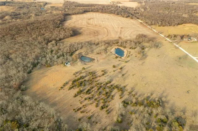 $324,700 | 2530 Arkansas Terrace, Quenemo, KS 66528