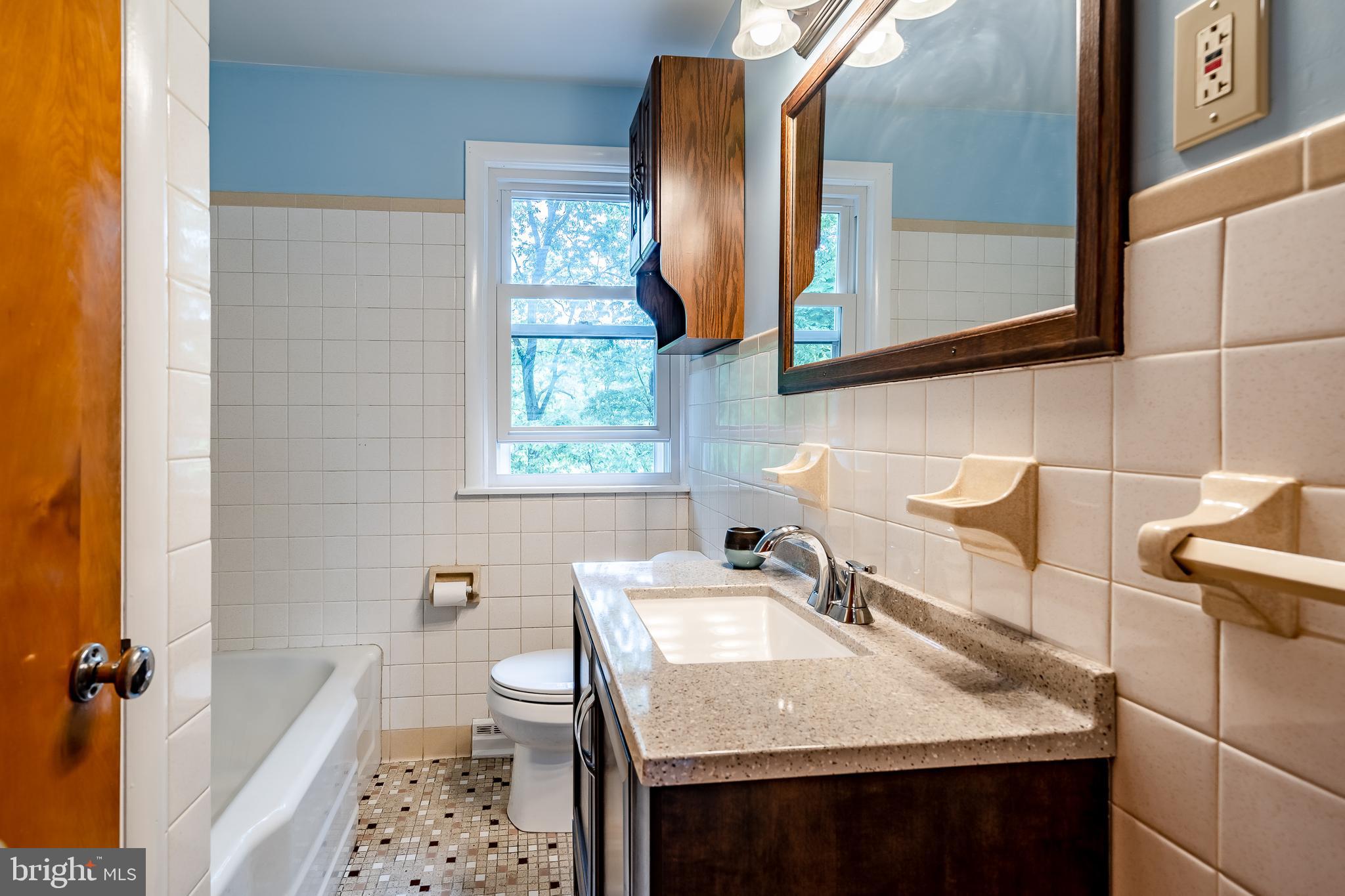 3226 State Hill Road Reading, PA 19608 - Photo 14 of 25 Main Level Full Bathroom