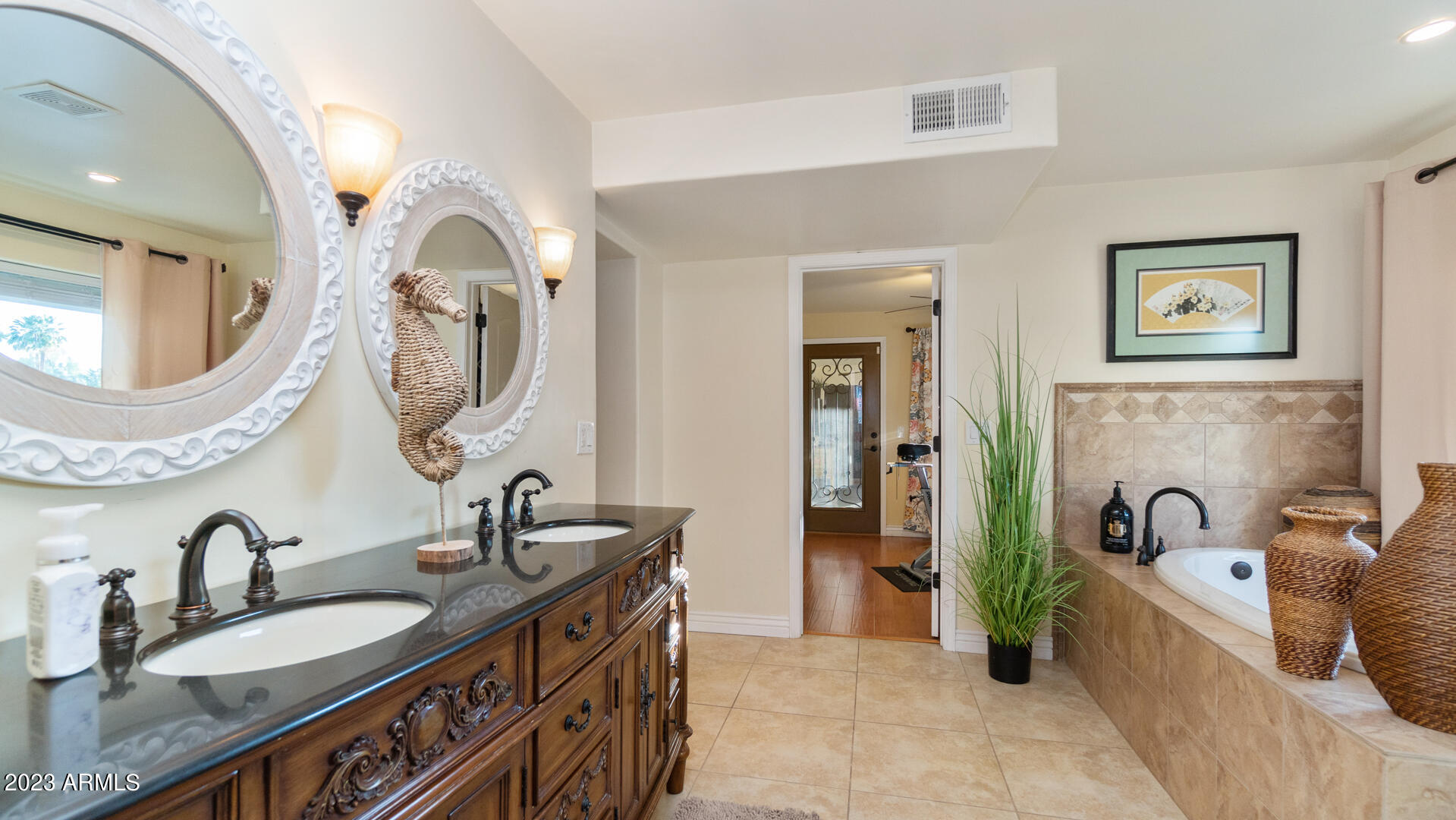 136 West Thunderbird Road Phoenix, AZ 85023 - Photo 33 of 76 Awesome Master Bath