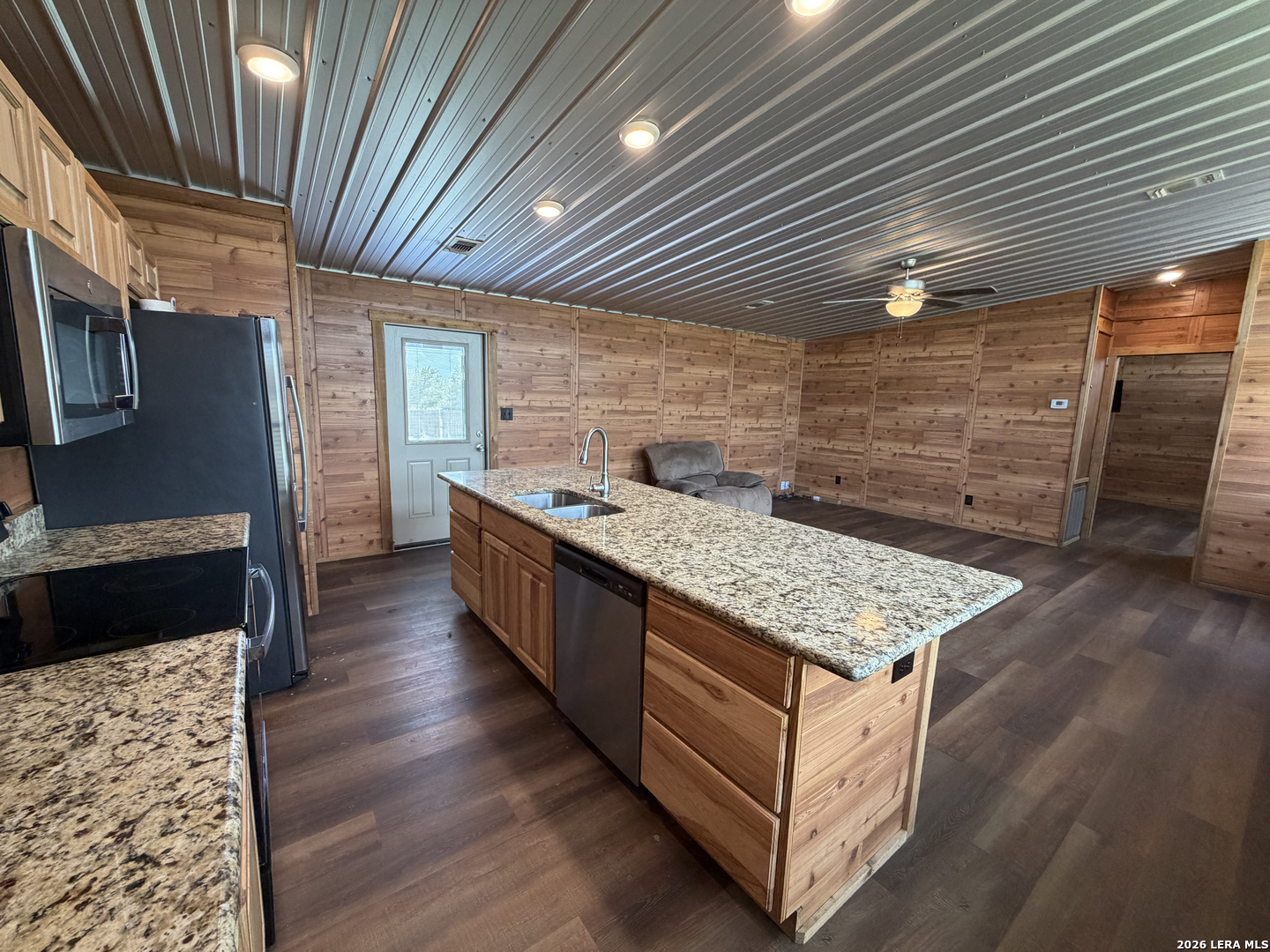 7002 County Road 4514 Devine, TX 78016 - Photo 10 of 24