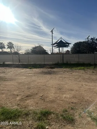 a view of a yard