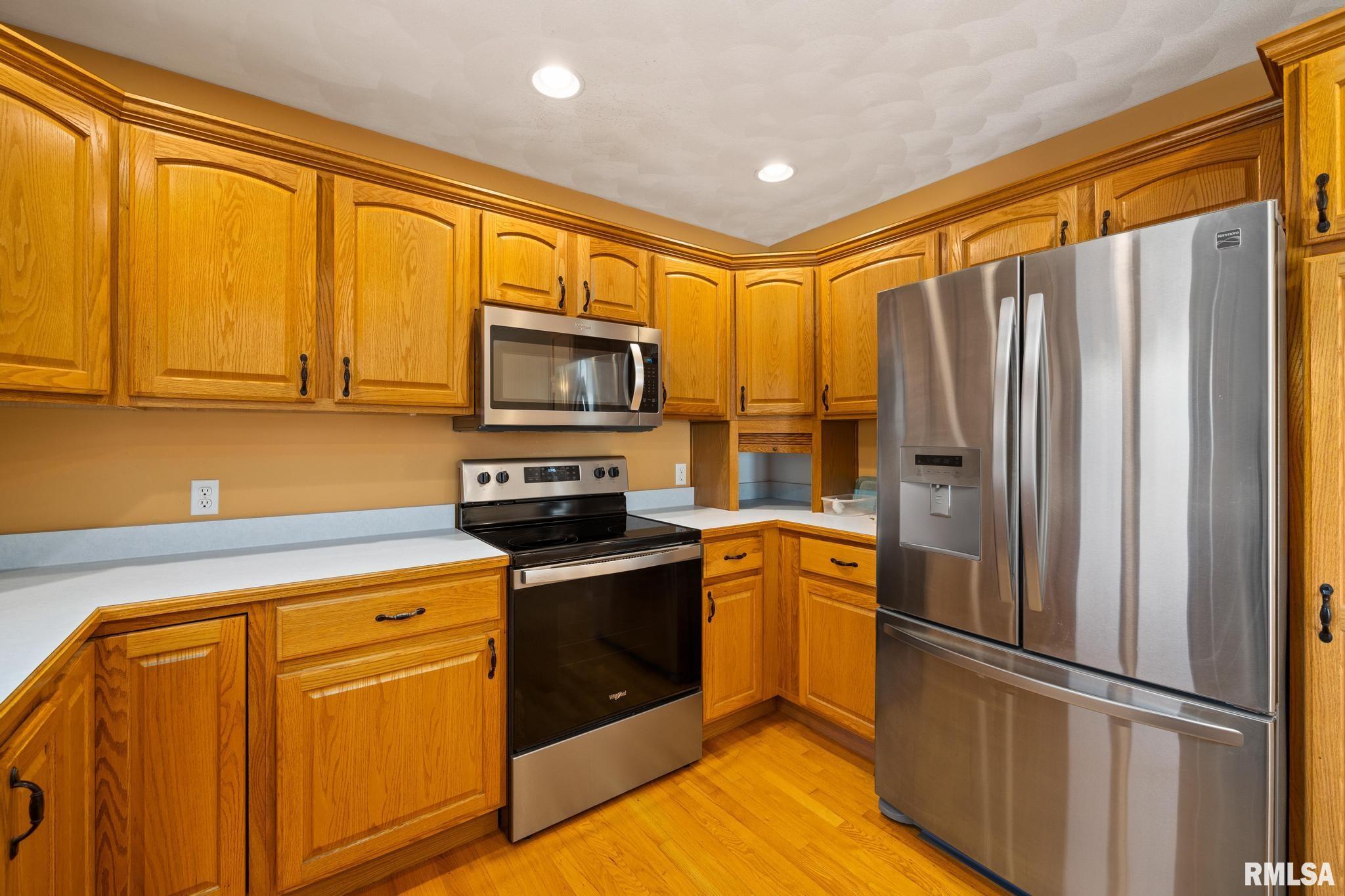 3902 South Sheffield Road Bartonville, IL 61607 - Photo 11 of 34 Gallery Image 11