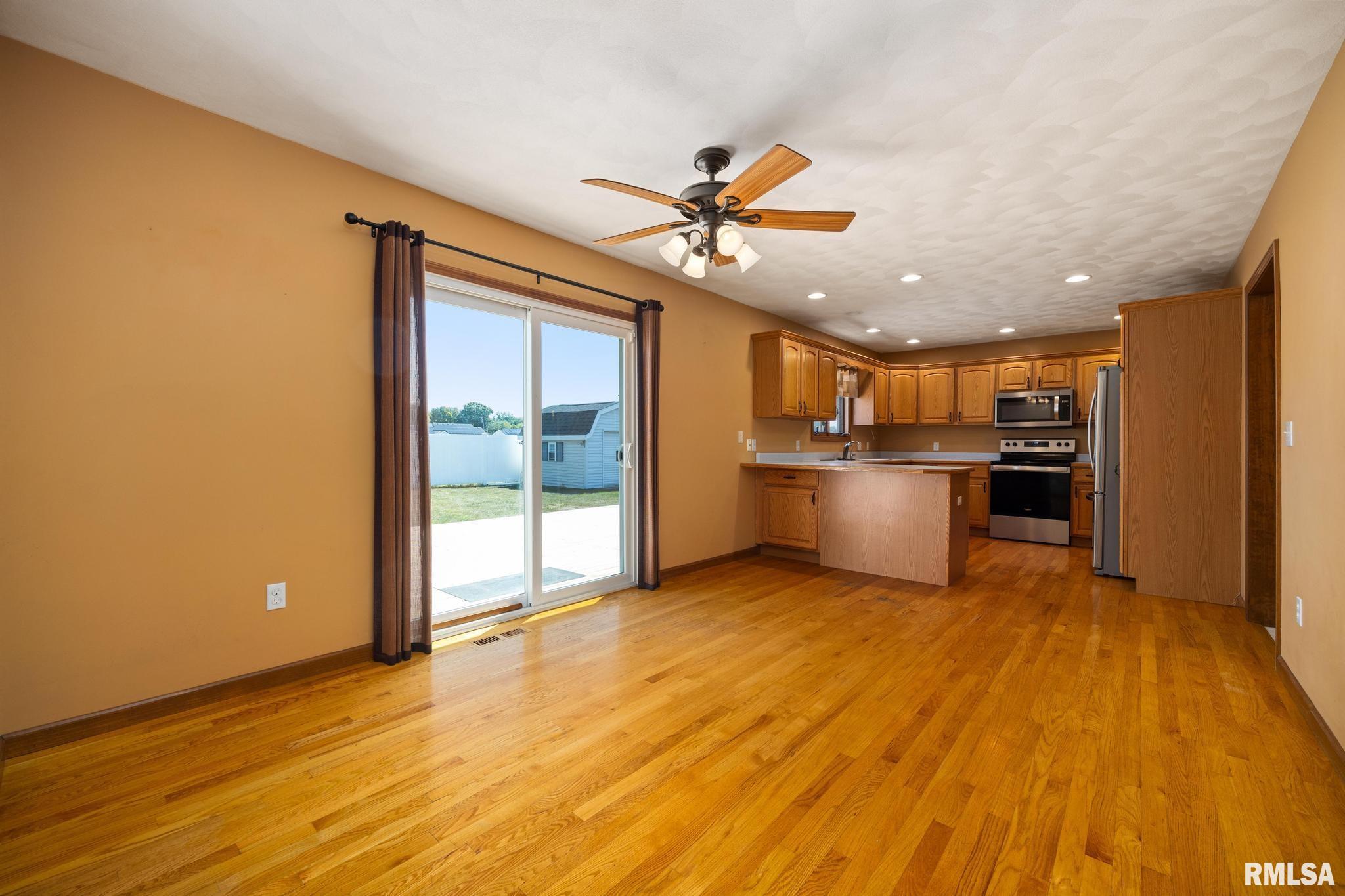 3902 South Sheffield Road Bartonville, IL 61607 - Photo 8 of 34 Gallery Image 8