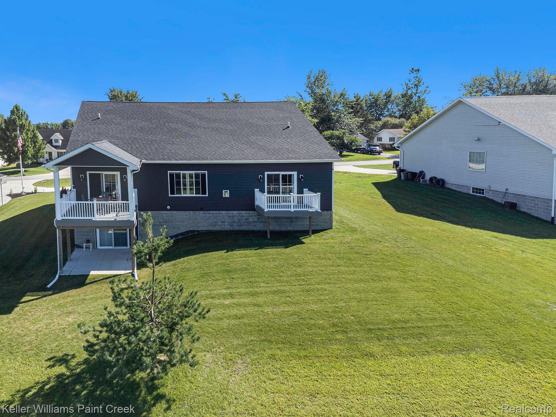 Looking to acres of land behind home, 2 Balcony's 