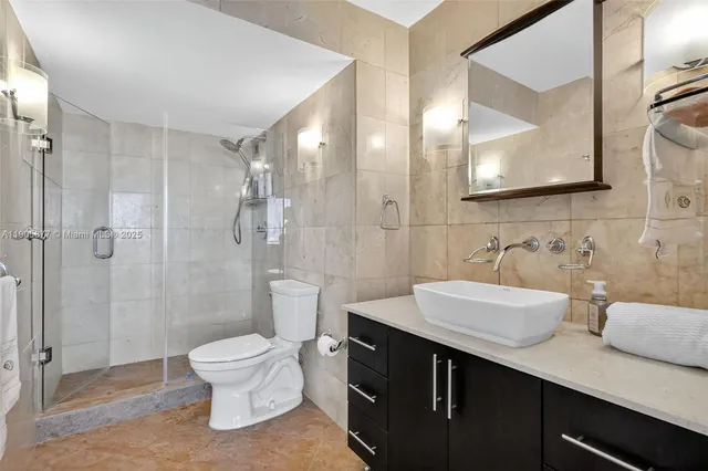 $825,000 | 7135 Collins Avenue, Unit 705, Miami Beach, FL 33141