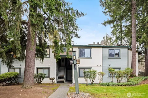 front view of house with a yard