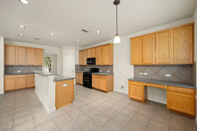 $2,750 | 7711 Summer Shore Drive, Rosenberg, TX 77469