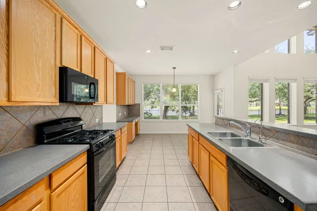 $2,750 | 7711 Summer Shore Drive, Rosenberg, TX 77469