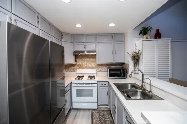 $405,000 | 18756 Mandan Street, Unit 1514, Canyon Country, CA 91351