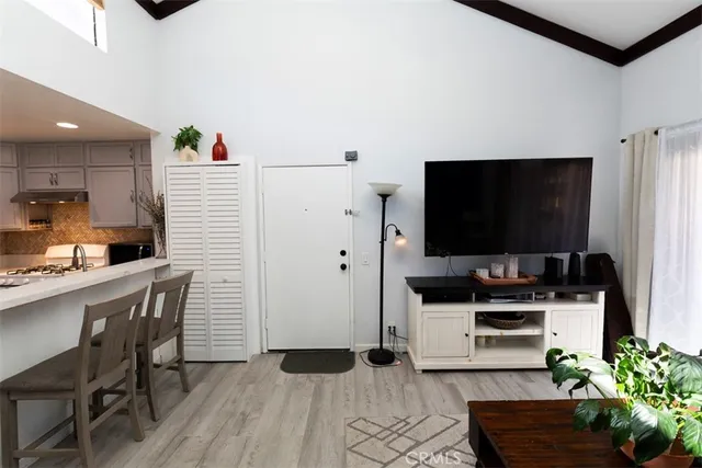 $405,000 | 18756 Mandan Street, Unit 1514, Canyon Country, CA 91351