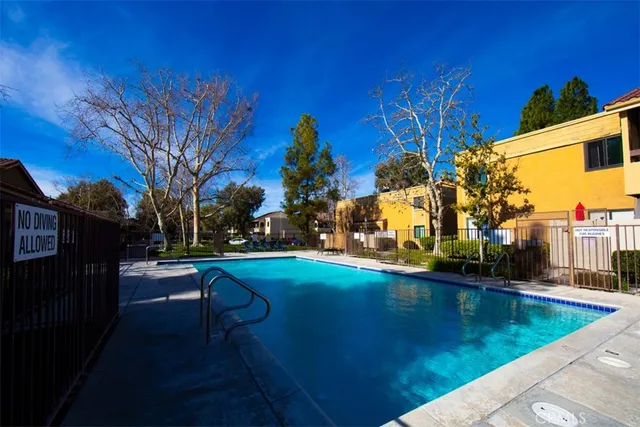 $405,000 | 18756 Mandan Street, Unit 1514, Canyon Country, CA 91351