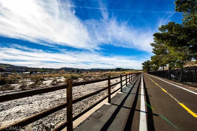 $405,000 | 18756 Mandan Street, Unit 1514, Canyon Country, CA 91351