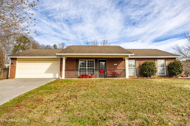 $395,000 | 3002 Country Meadows Lane, Maryville, TN 37803