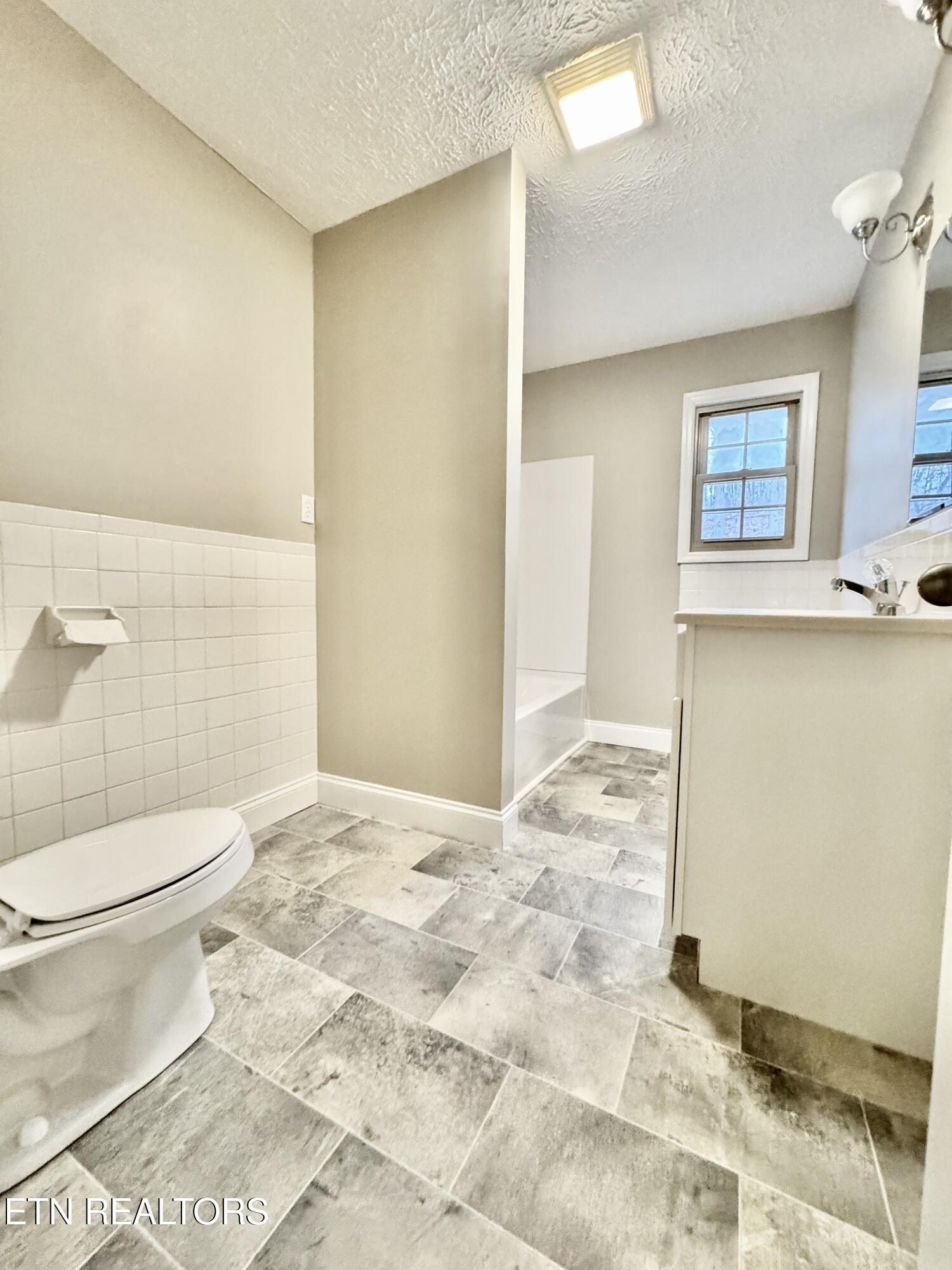 1360 Chumley Road New Tazewell, TN 37825 - Photo 8 of 11 Bathroom