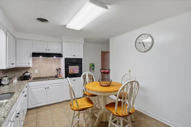 $228,000 | 5320 Meadow Oaks Park Drive, Jackson, MS 39211