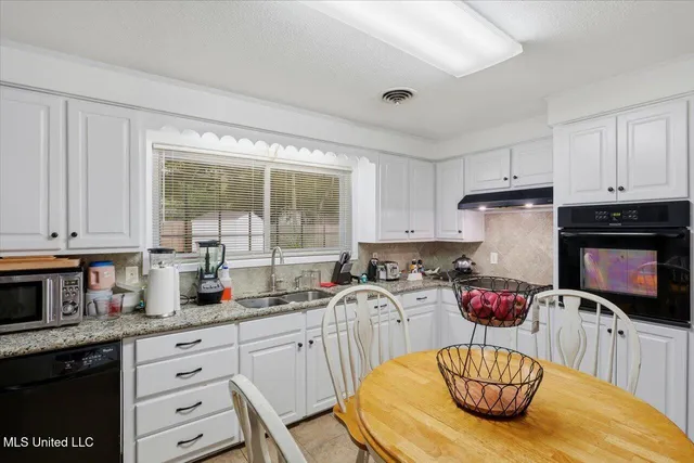 $228,000 | 5320 Meadow Oaks Park Drive, Jackson, MS 39211