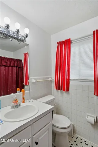 $228,000 | 5320 Meadow Oaks Park Drive, Jackson, MS 39211