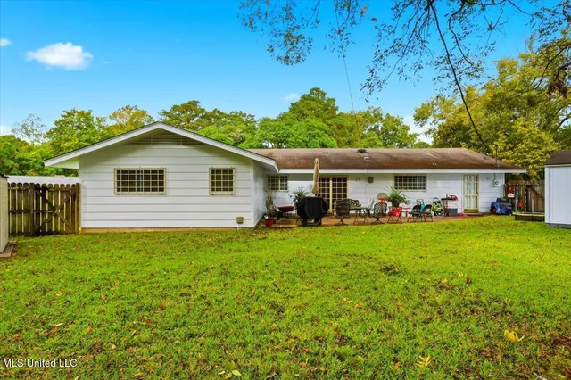 $228,000 | 5320 Meadow Oaks Park Drive, Jackson, MS 39211