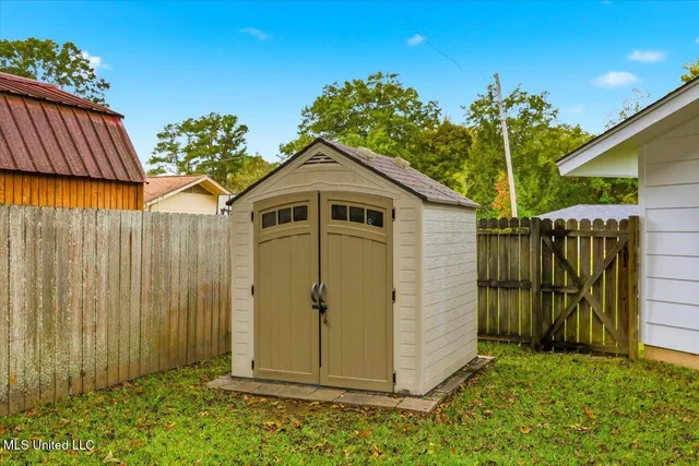 $228,000 | 5320 Meadow Oaks Park Drive, Jackson, MS 39211