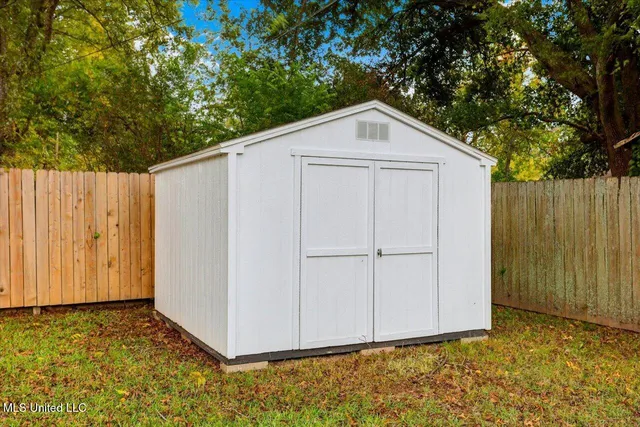 $228,000 | 5320 Meadow Oaks Park Drive, Jackson, MS 39211