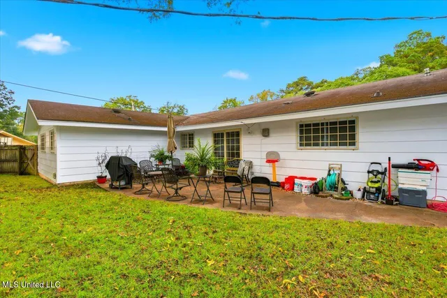 $228,000 | 5320 Meadow Oaks Park Drive, Jackson, MS 39211