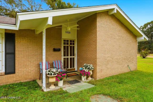 $228,000 | 5320 Meadow Oaks Park Drive, Jackson, MS 39211