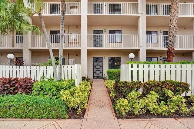 $2,600 | 6241 Pointe Regal Circle, Unit 103, Delray Beach, FL 33484