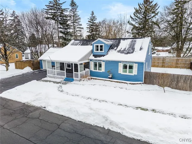 $299,900 | 104 Orchard Drive East, Salina, NY 13212