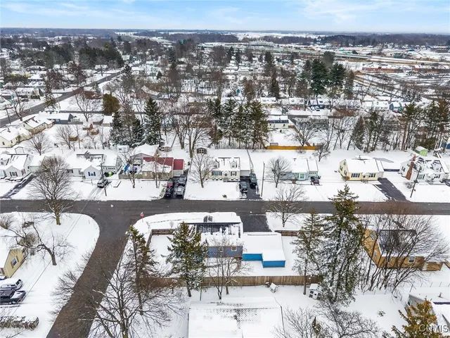 $299,900 | 104 Orchard Drive East, Salina, NY 13212