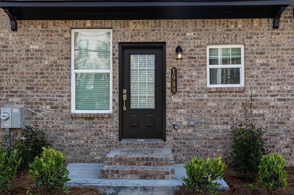 1969 Hollywood Road Northwest Atlanta, GA 30318 - Photo 7 of 9