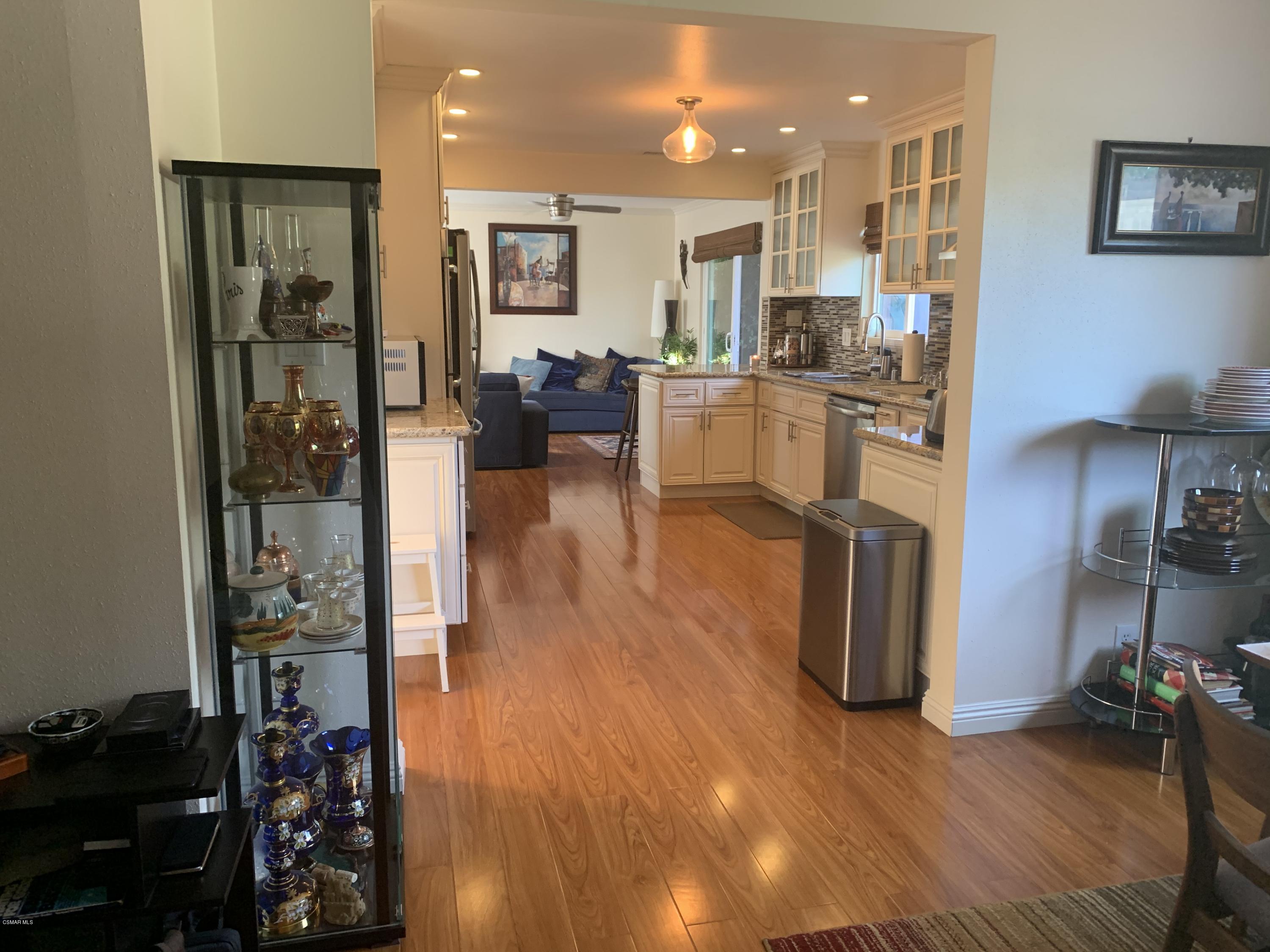 1054 Cavalier Avenue Simi Valley, CA 93065 - Photo 14 of 36 B5758068-0E62-427E-91BA-CB22F67B11D7