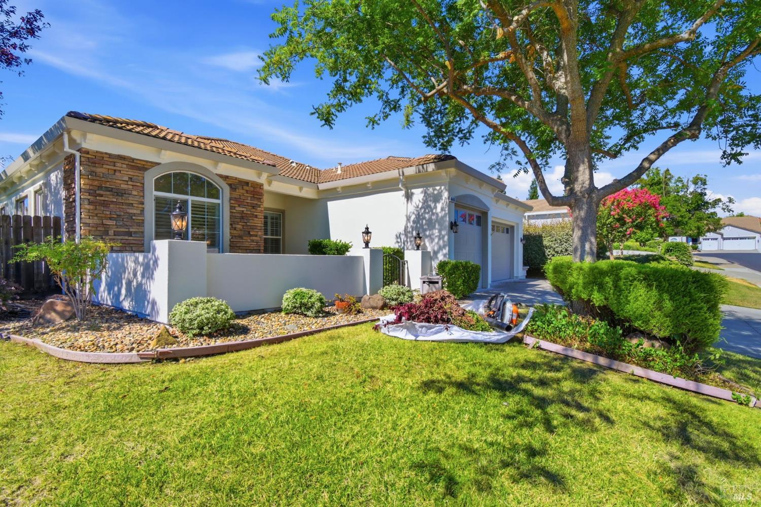 448 Three Rivers Court Vacaville, CA 95688 - Photo 4 of 44